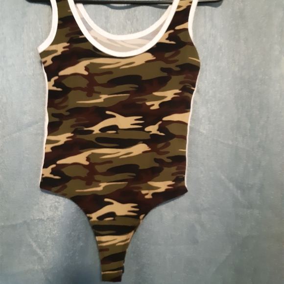 Camo body suit - Picture 3 of 3